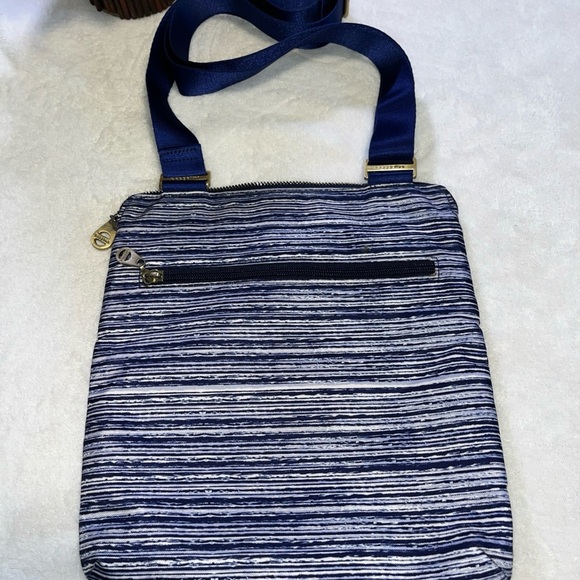 Baggallini Blue and White Crossbody Bag - Picture 3 of 7